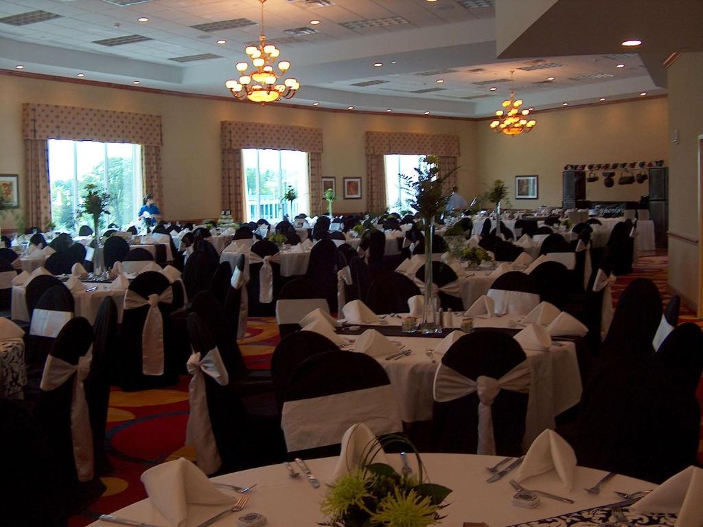 DoubleTree by Hilton Jefferson City - Image 8