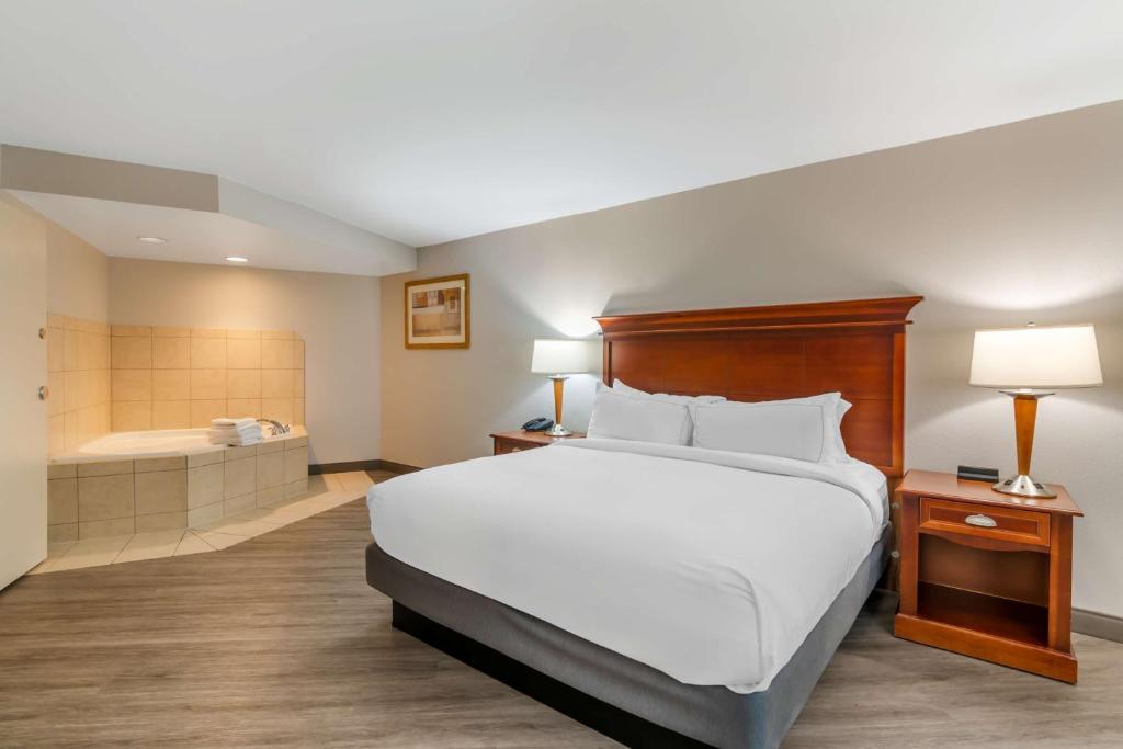 DoubleTree by Hilton Jefferson City