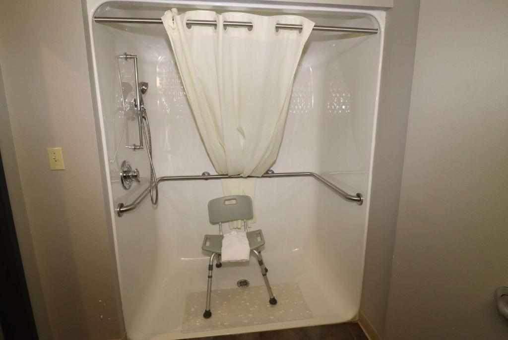 Super 8 by Wyndham Perryville