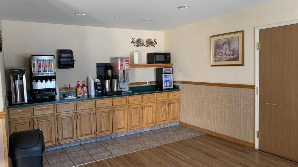 Fairbridge Inn and Suites - Miles City - Image 7