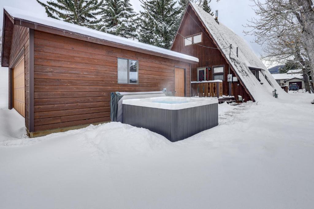 Hot Tub (Jacuzzi) - Photo 2