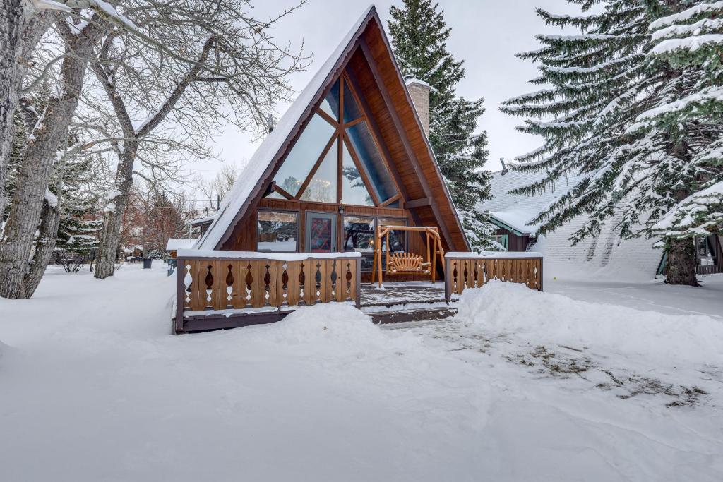 Hot Tub and Fire Pit Cozy Cabin in Red Lodge! - Image 6