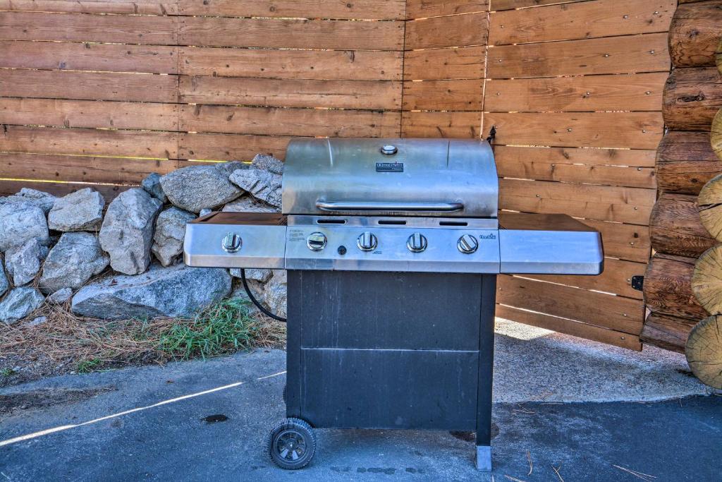 Custom Bitterroot Valley Cabin with Hot Tub and Views! - Image 5