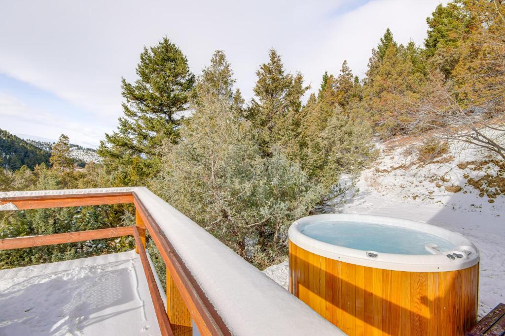 Hot Tub (Jacuzzi) - Photo 4