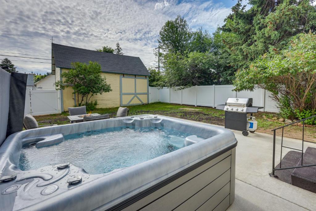 Hot Tub (Jacuzzi) - Photo 3