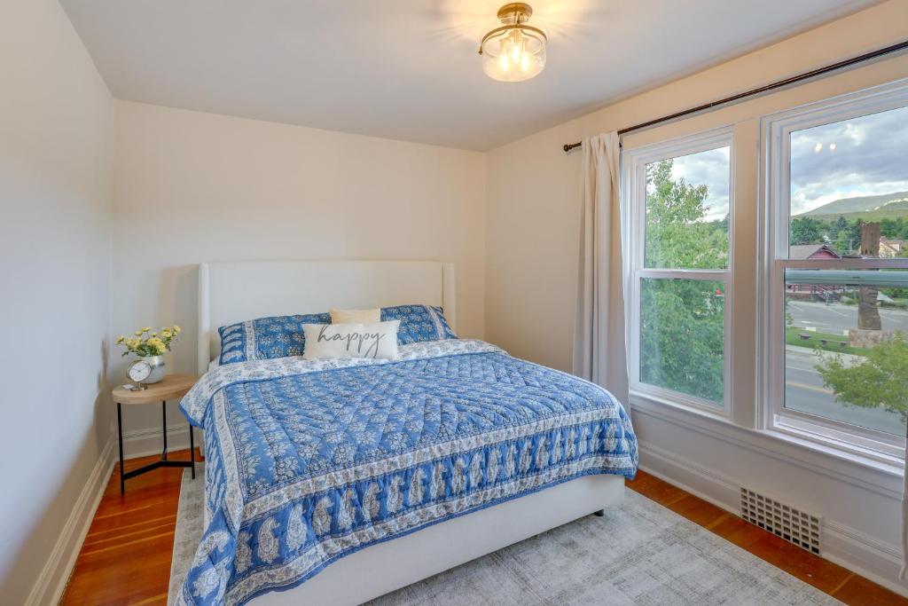 Stunning Red Lodge House with Hot Tub Walk to Town - Image 7