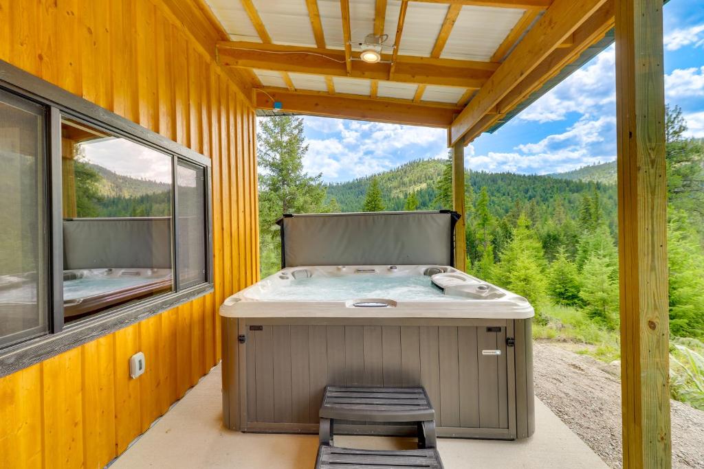 Hot Tub (Jacuzzi) - Photo 4
