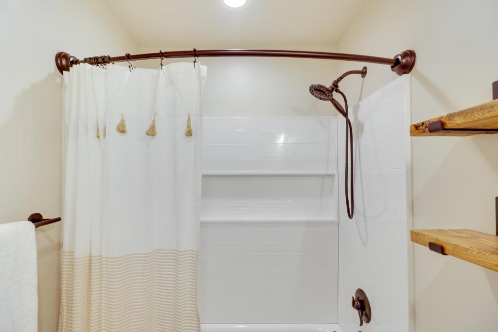 Hot Tub (Jacuzzi) - Photo 5