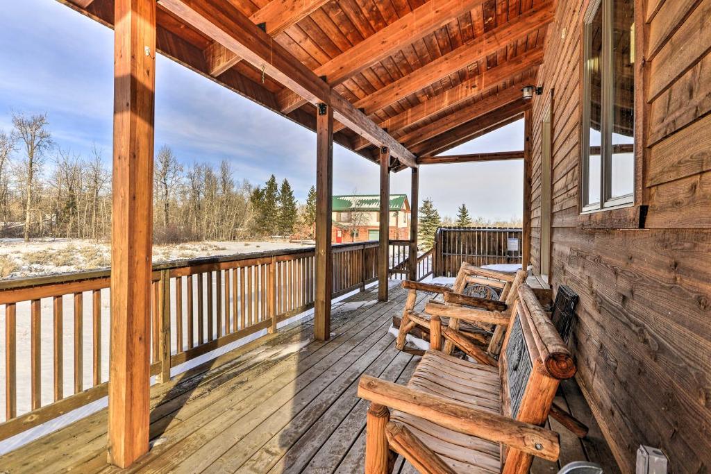 Off The Beaten Path Cabin with Mtn Views and Hot Tub