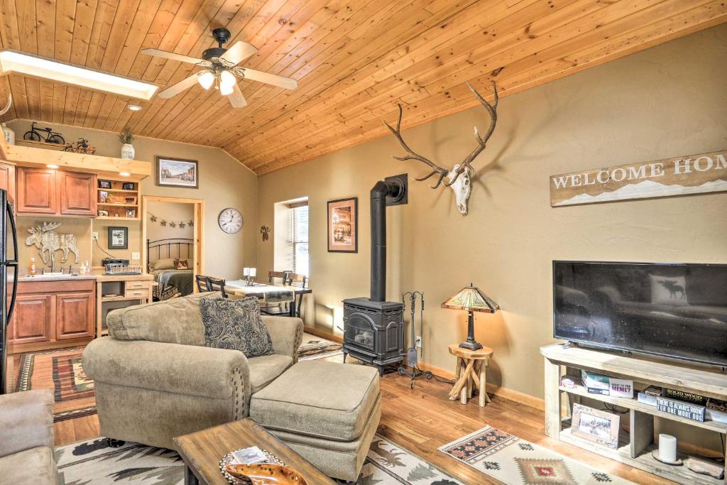 Red Lodge Retreat with Hot Tub 3 Blocks to Downtown - Image 5