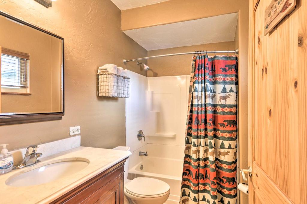 Red Lodge Retreat with Hot Tub 3 Blocks to Downtown - Image 8