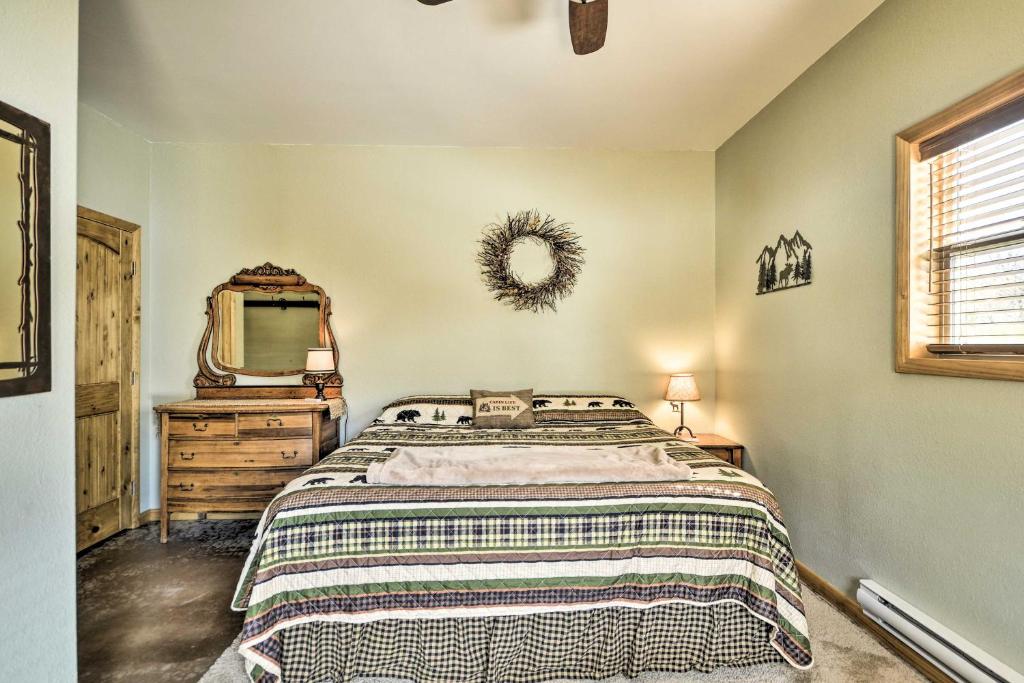 Red Lodge Retreat with Hot Tub 3 Blocks to Downtown - Image 7