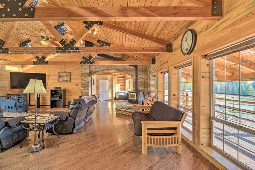 Stunning Montana Retreat Hot Tub, On-Site Hiking! - Image 5