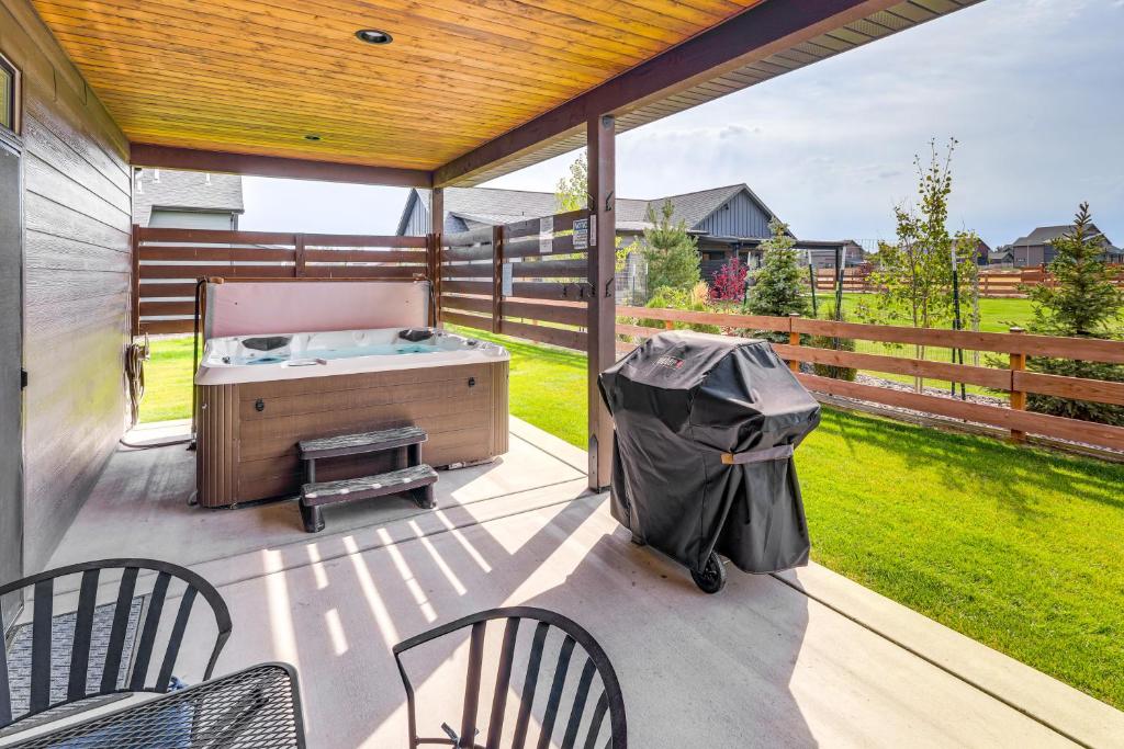 Stylish Montana Vacation Rental with Private Hot Tub