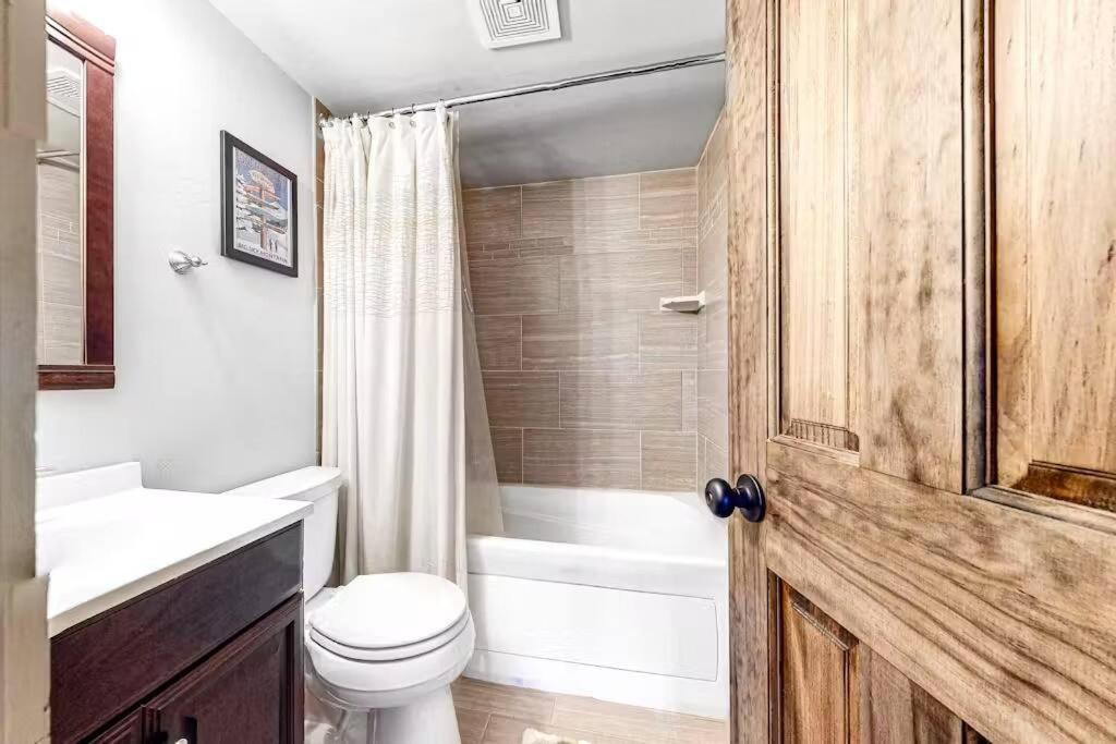 Hot Tub (Jacuzzi) - Photo 2