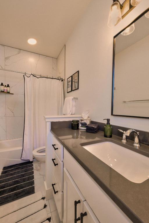 Hot Tub (Jacuzzi) - Photo 3