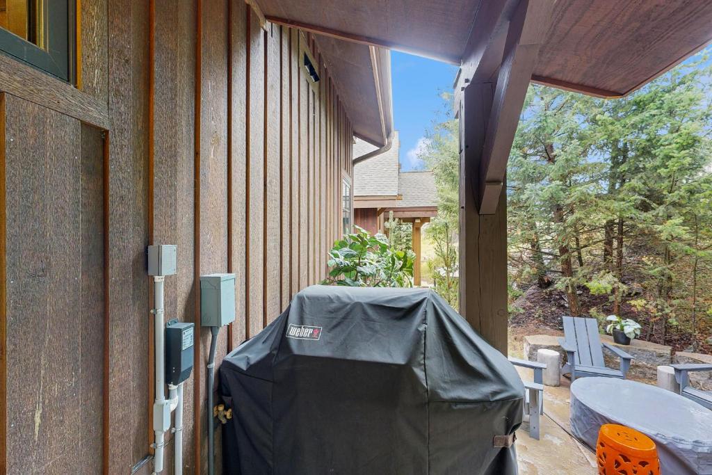 Hot Tub (Jacuzzi) - Photo 2