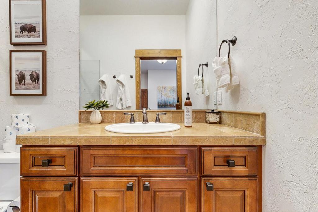 Moose Hill 59 - Image 8