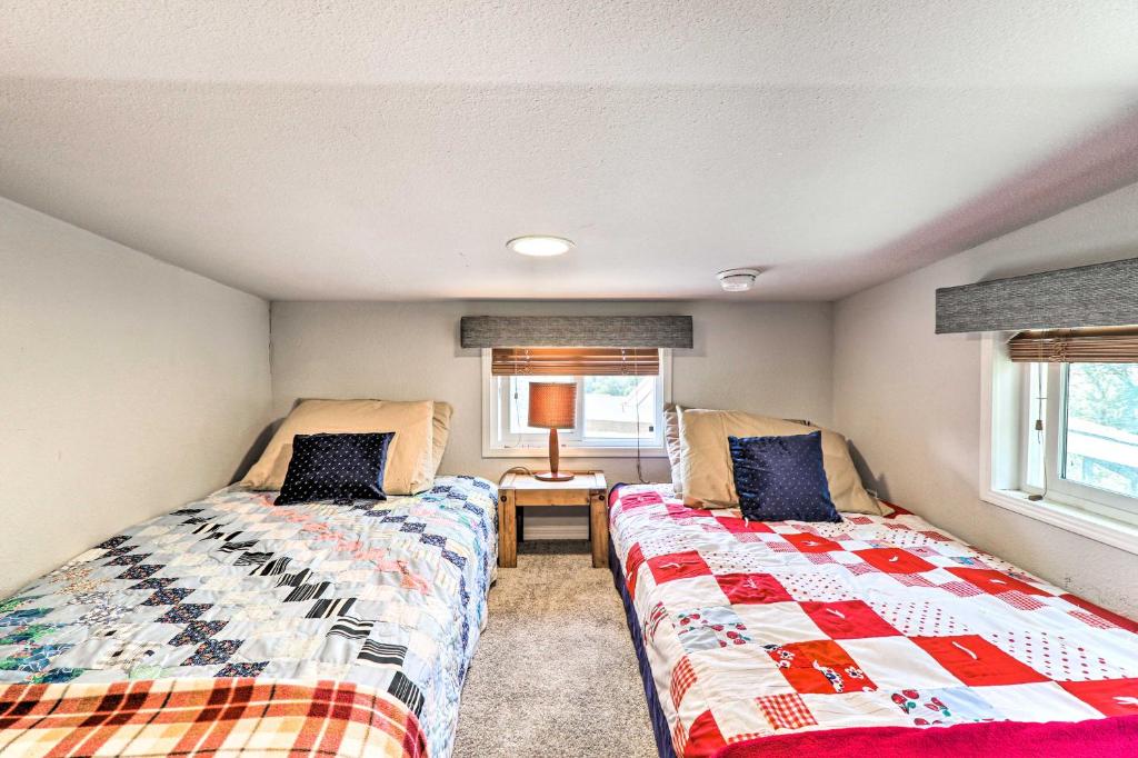 Eureka Tiny Home with Hot Tub and Community Beach! - Image 7