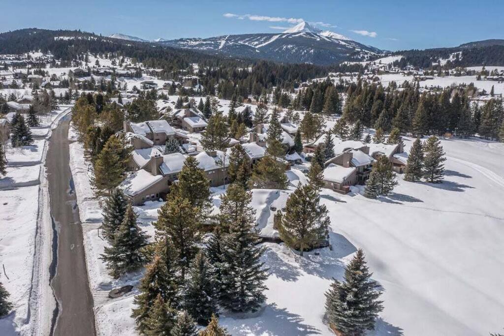Condo Adjacent Nordic Ski, Fireplace & Indoor Pool - Image 7
