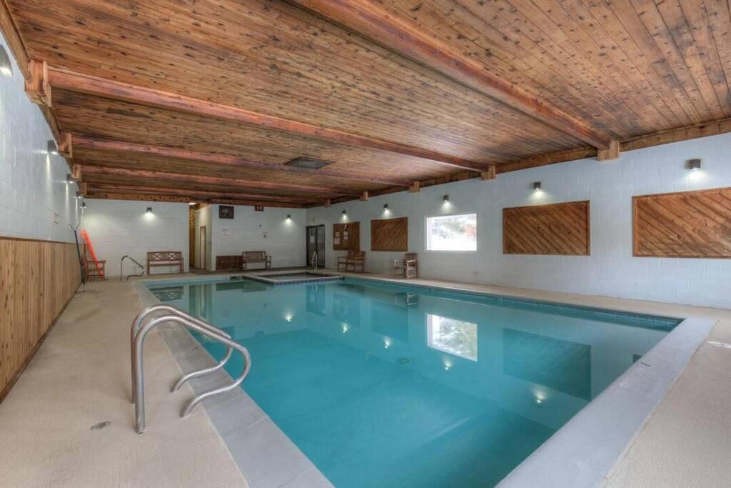 Condo Adjacent Nordic Ski, Fireplace & Indoor Pool - Image 4