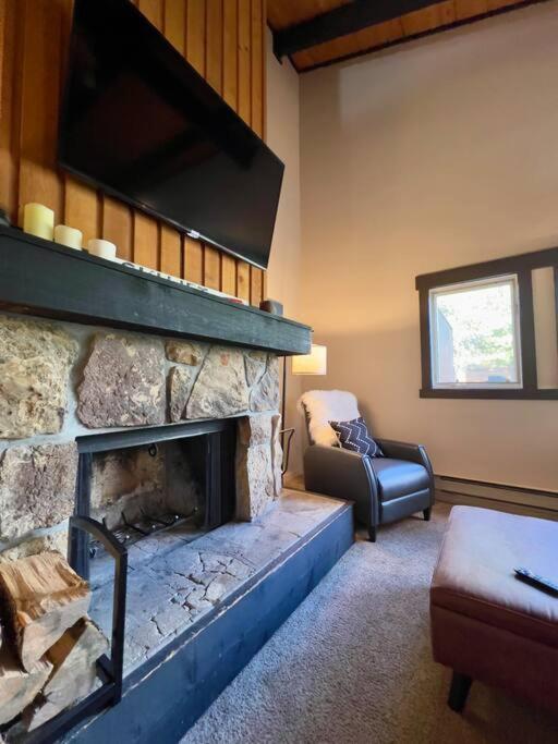 Condo Adjacent Nordic Ski, Fireplace & Indoor Pool - Image 6
