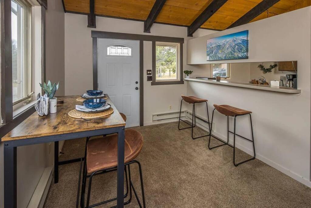 Condo Adjacent Nordic Ski, Fireplace & Indoor Pool - Image 5