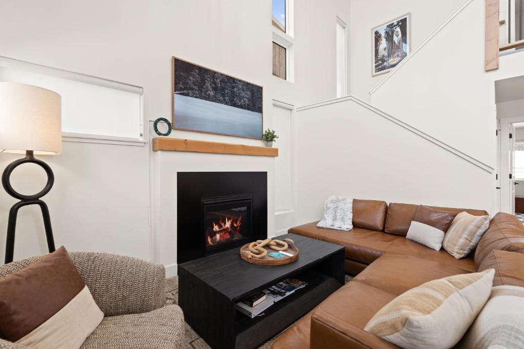 Elevated Quarry Quarters - Image 5