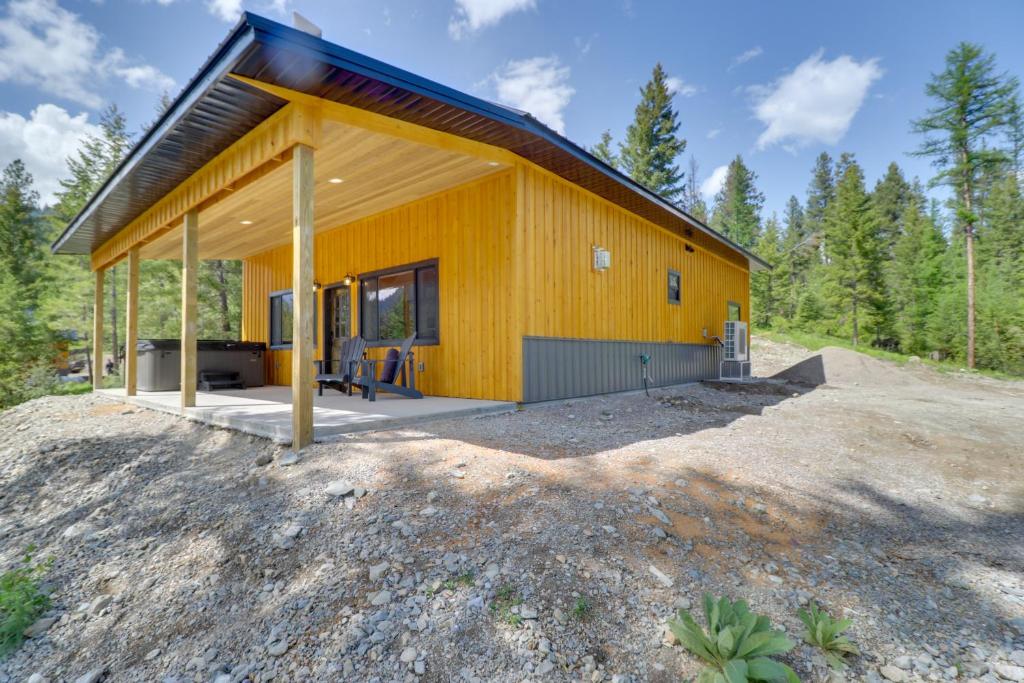 Lakeside Cabin Retreat with Private Hot Tub!