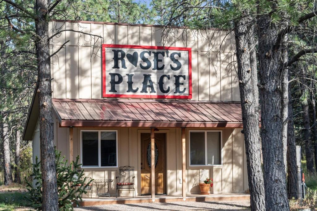 Fort Williamson Glacier Vacation Rentals - Image 5