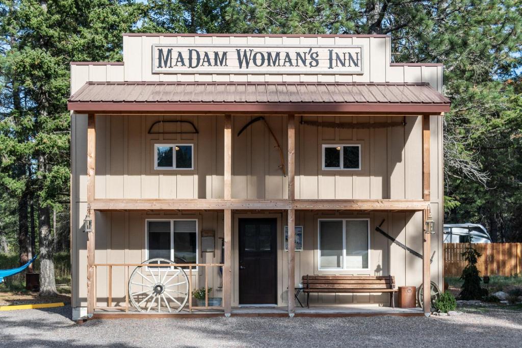 Fort Williamson Glacier Vacation Rentals - Image 7