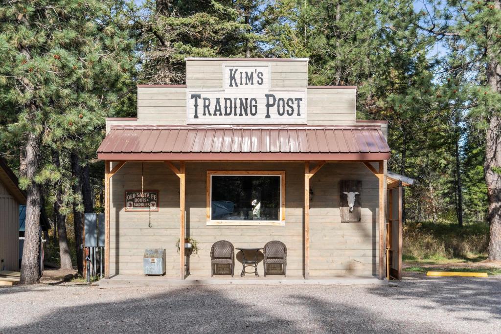 Fort Williamson Glacier Vacation Rentals - Image 8