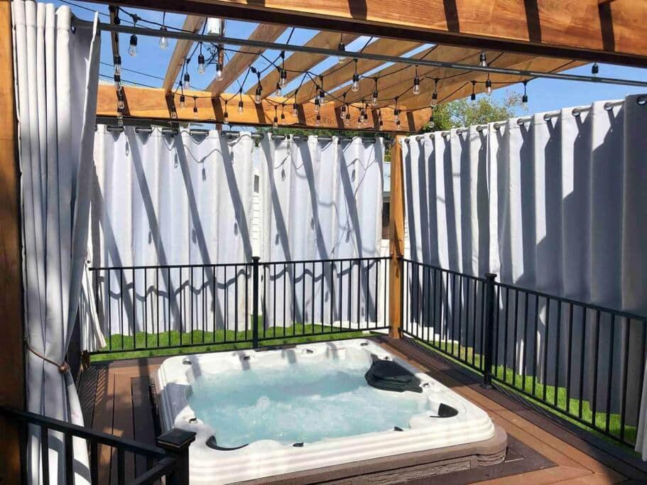 Hot Tub (Jacuzzi) - Photo 4