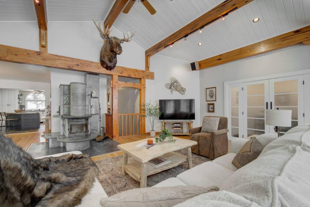 Quinn Peaks Retreat House - Image 7