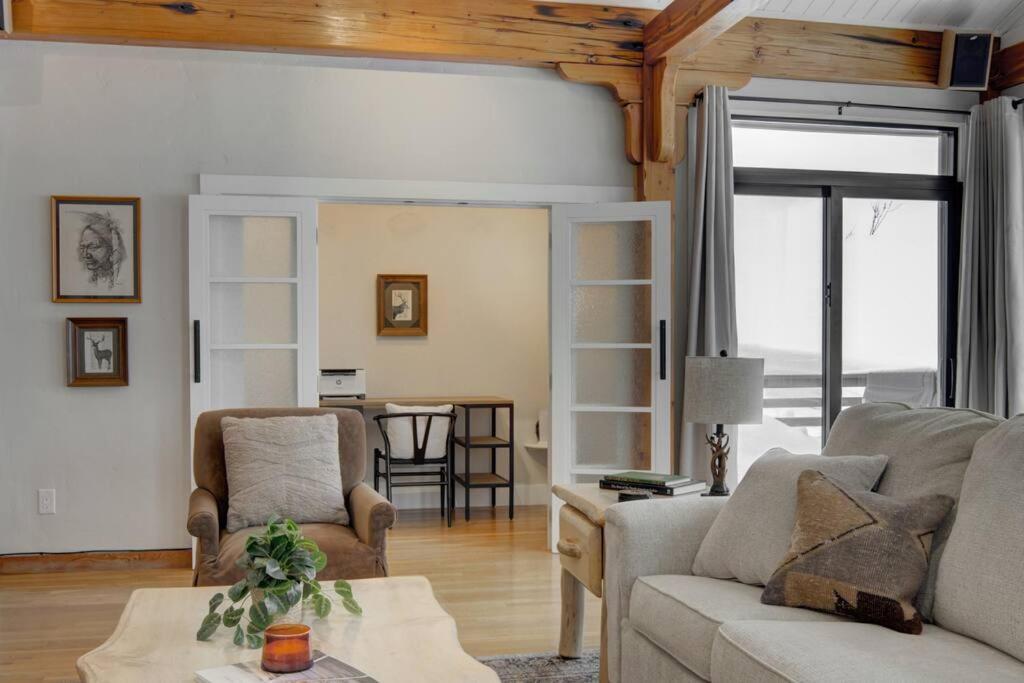 Quinn Peaks Retreat House - Image 6