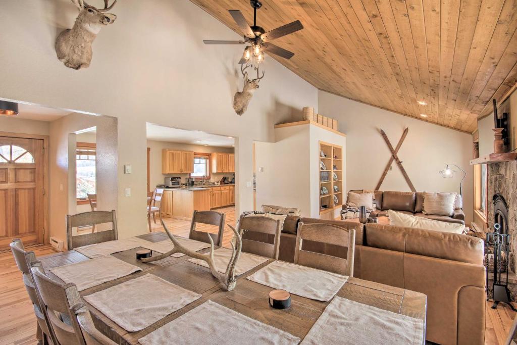 Stunning Gallatin Gateway Mountain Retreat! - Image 4