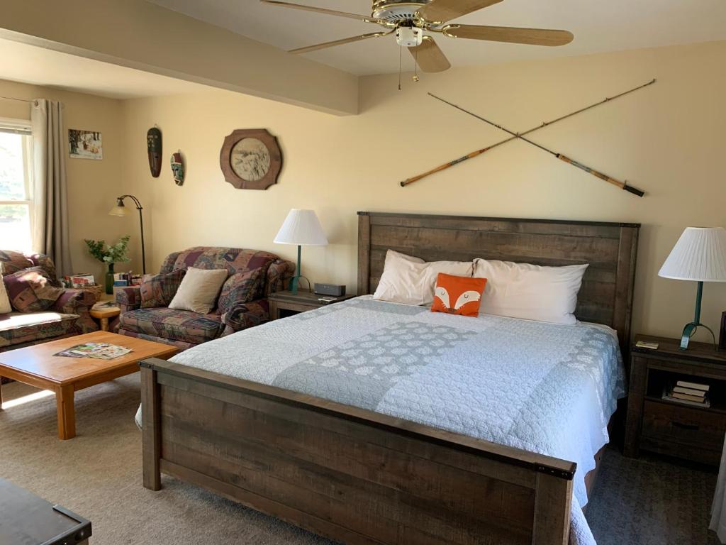 Fox Hollow Inn - Image 7