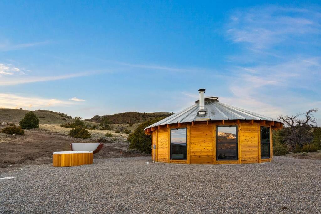 Hot Tub (Jacuzzi) - Photo 2
