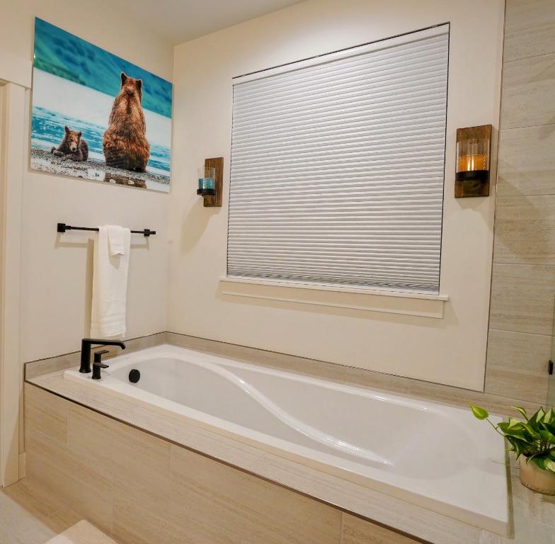 Hot Tub (Jacuzzi) - Photo 3