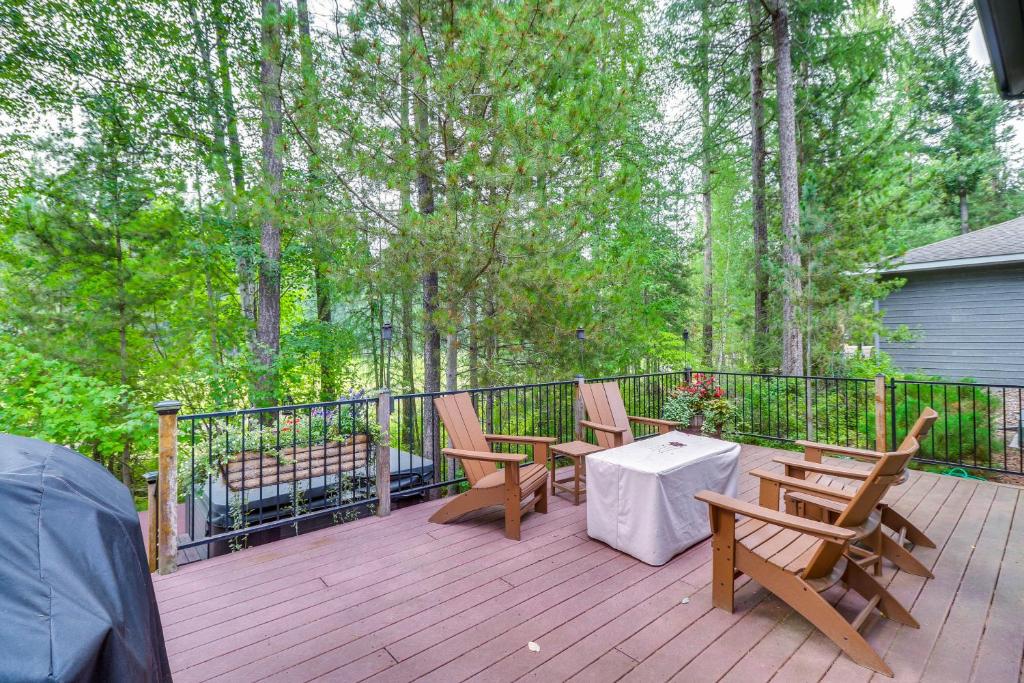 Pet-Friendly Columbia Falls Home with Gas Grill!