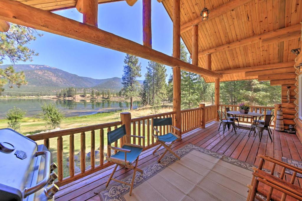 Scenic Riverfront Retreat with Hot Tub and Kayaks! - Image 6