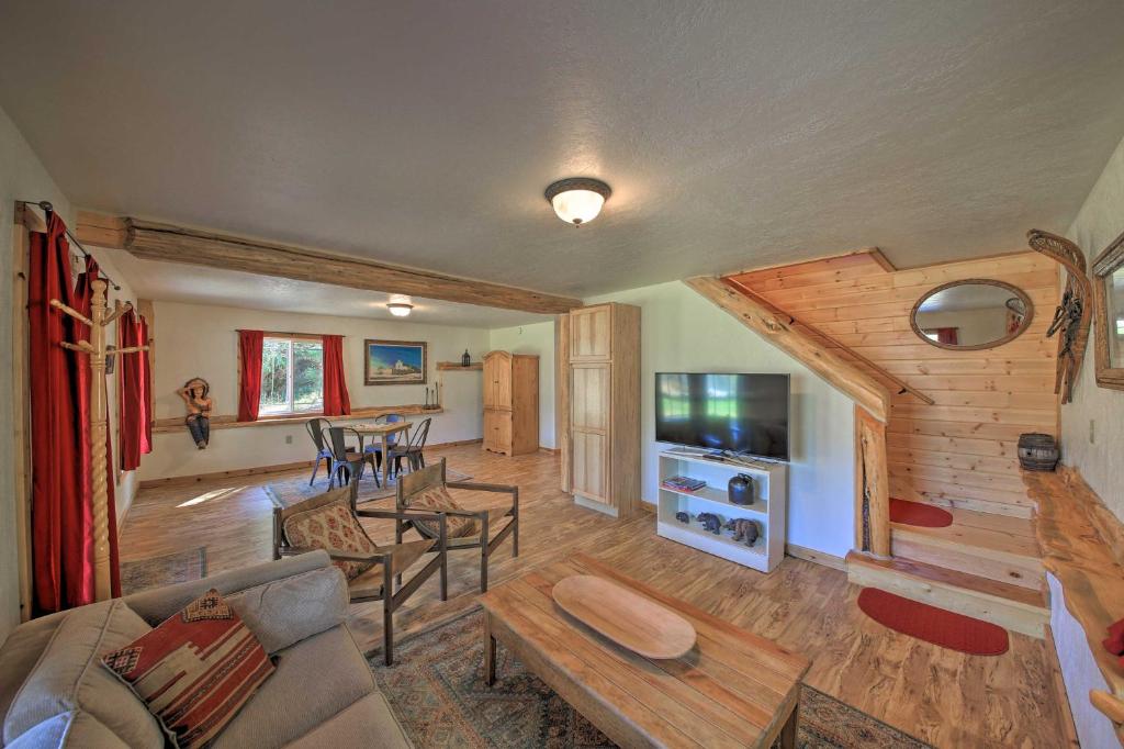 Scenic Riverfront Retreat with Hot Tub and Kayaks! - Image 5