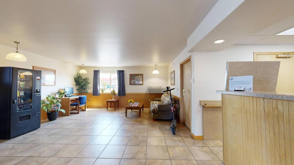 Western Executive Inn - Image 4