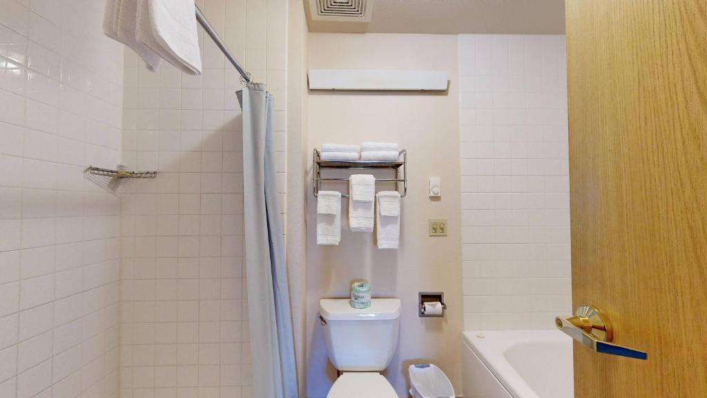 Western Executive Inn - Image 8