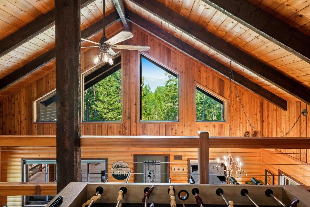 Log Cabin Lookout - Image 5