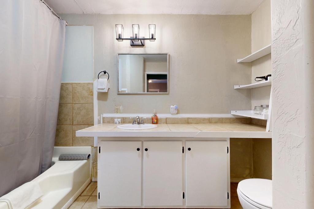 Hungry Horse Hideout - Image 6