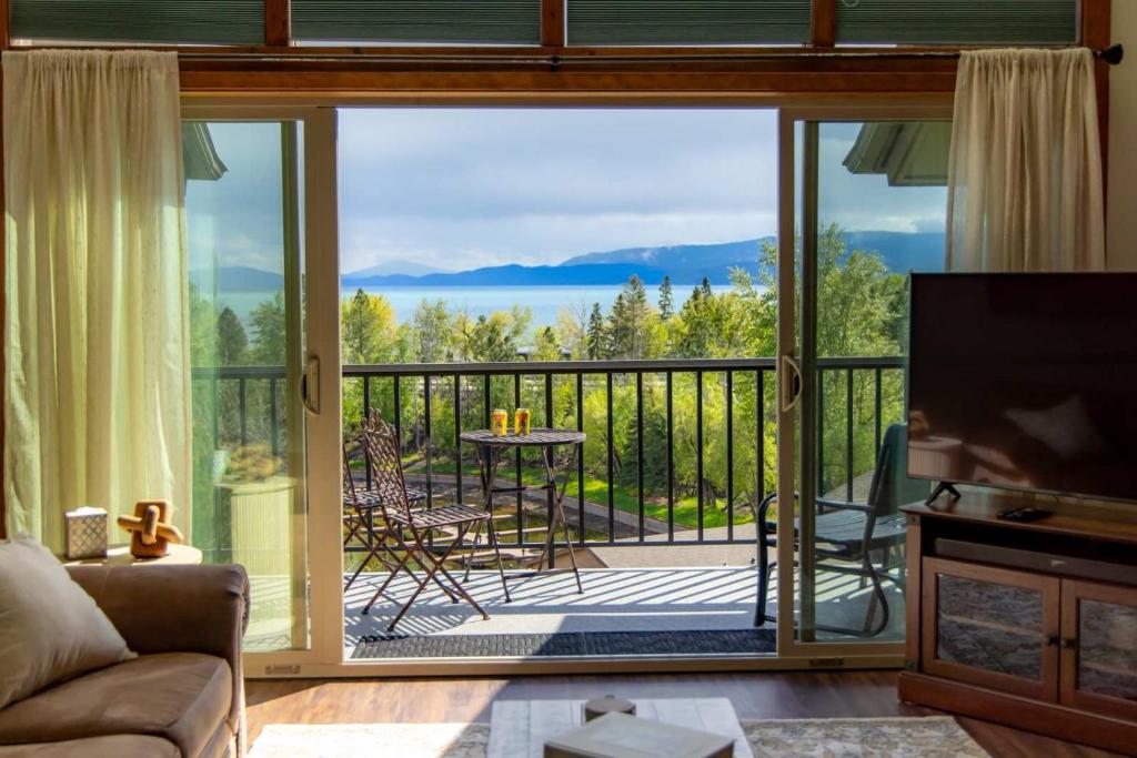 Paddle & Pine - Lake Views & Private Dock Access - Image 6