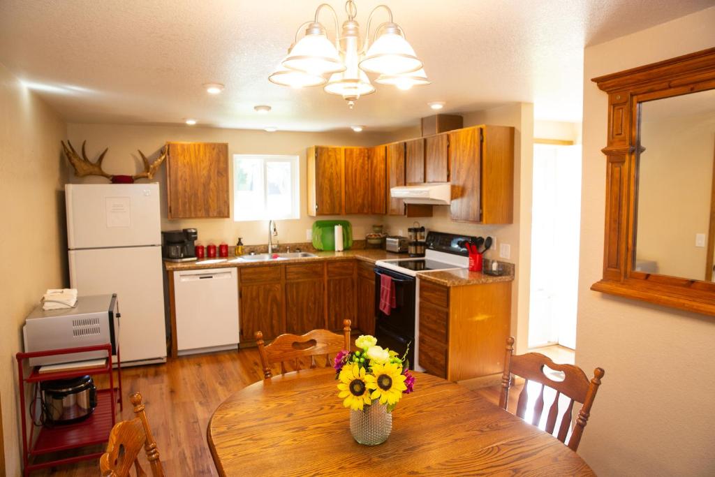 Mountain Views from the Hot Tub - Image 4