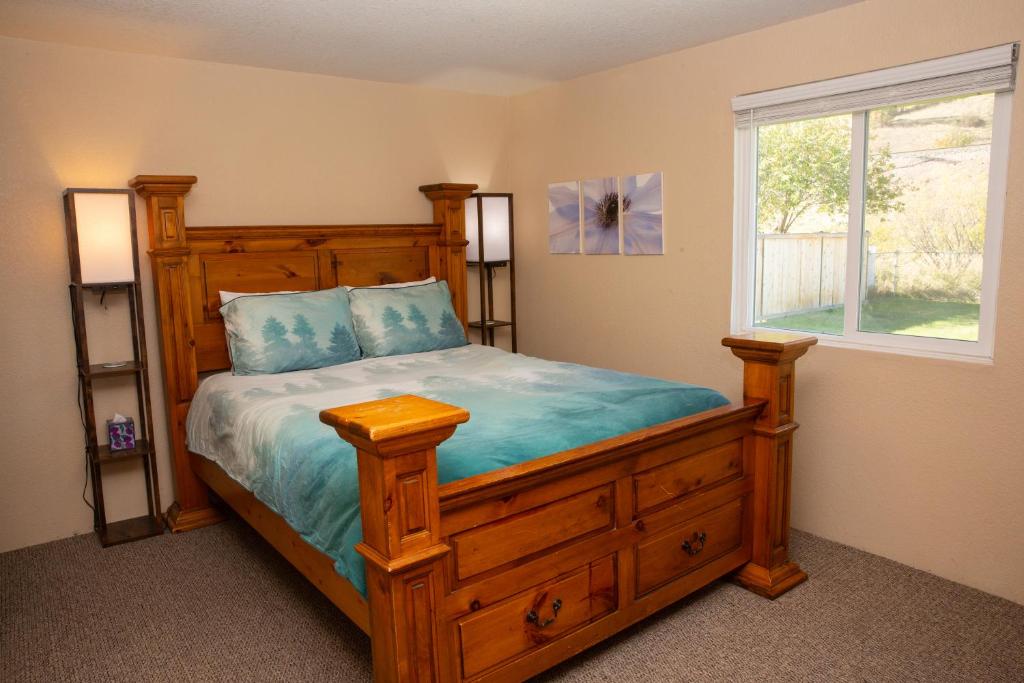 Mountain Views from the Hot Tub - Image 7