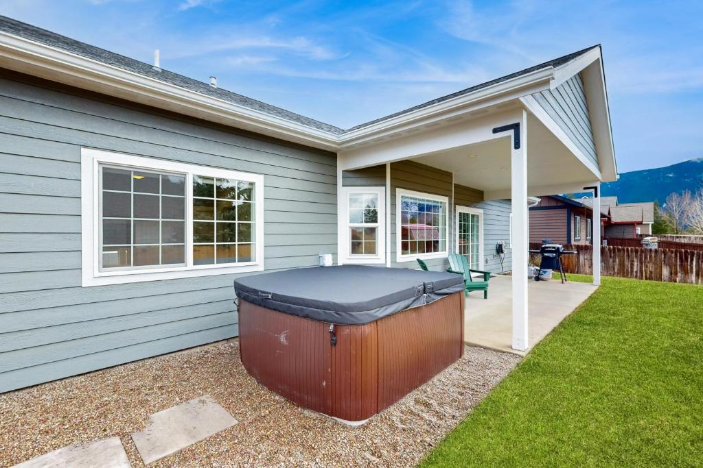 Modern Mountain View Escape